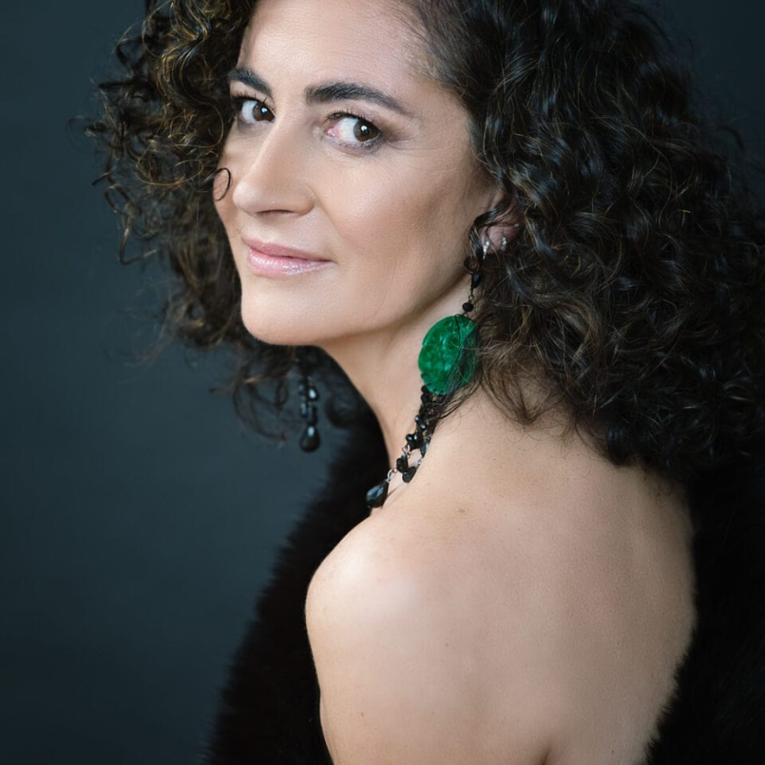 <em>Mairena J.</em>